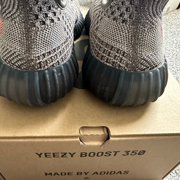 Yeezy Boost 350 V2 Ash Stone - Picture 5 of 9